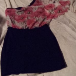 Ipona brand dress short tight and one side sleeved